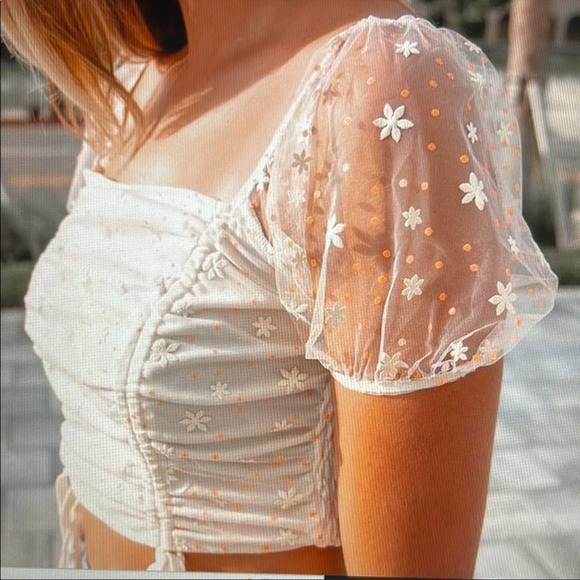 Le Lis Tops - Le Lis Daisy Crop Top Size Medium